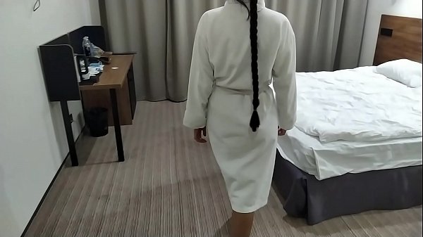 Russian prostitute gave her wet pussy a taste